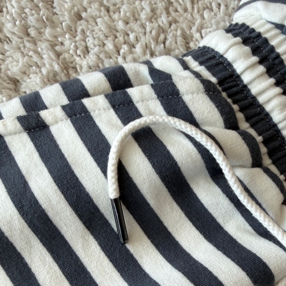 Evereve Charcoal and White Striped Sleeveless Romper - Picture 5 of 7